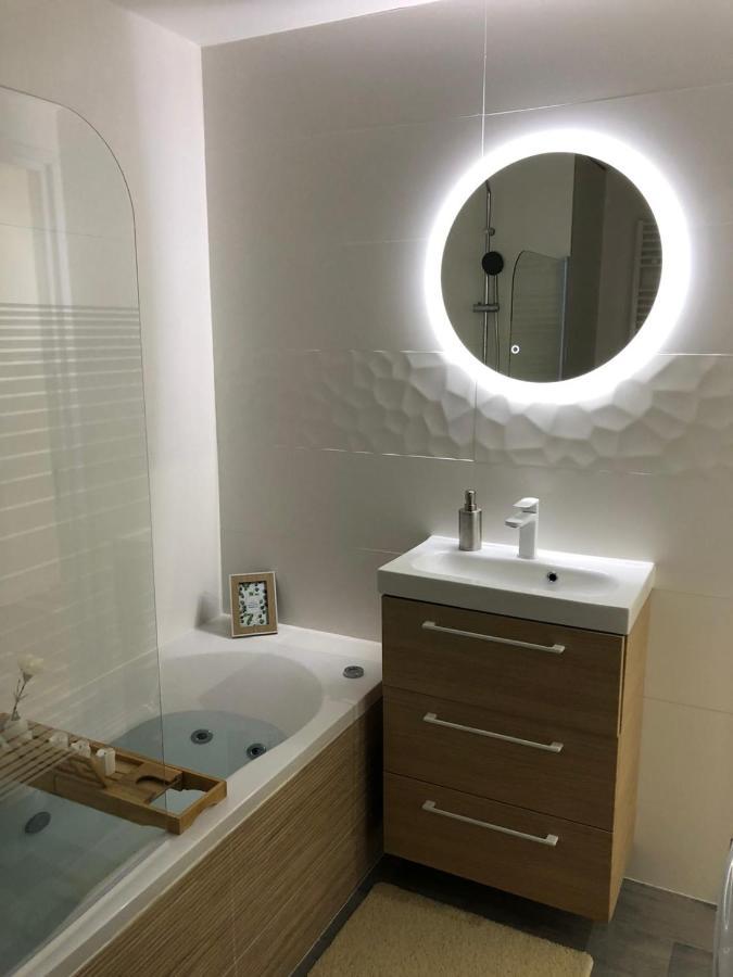 Le Raffine-Parking Prive-Proche Frontiere Bale Apartment Сен-Луи Екстериор снимка